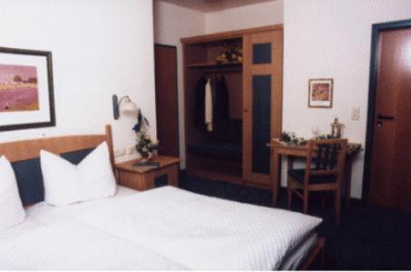 Landgasthof Zur Bruecke Wiesentheid Buitenkant foto